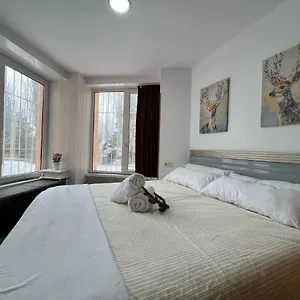 https://bajo-3-habitaciones-pie-de-pista.es-andalucia.com